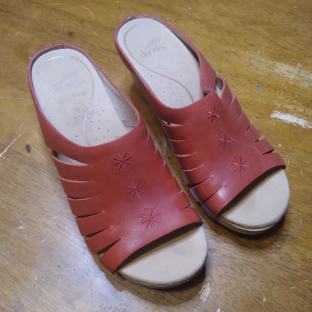 Dansko Leather Mule Clogs open toe Red size 37uk, 7us
